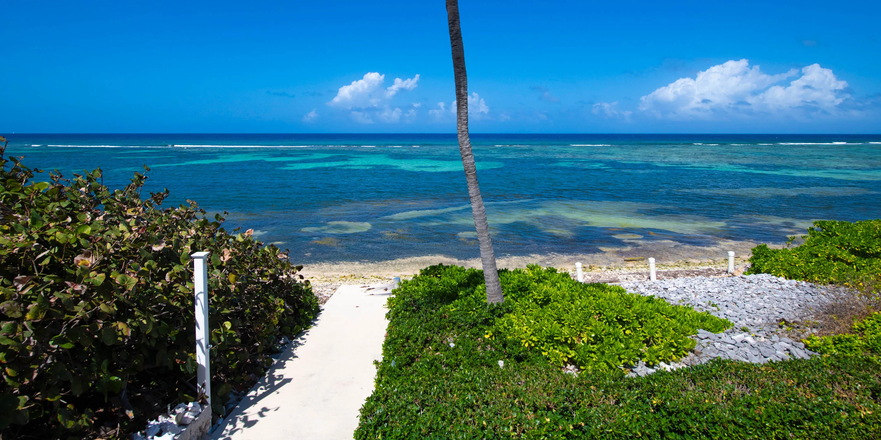 Great Bluff Estates – 5-Bedroom Villa in East End, Grand Cayman photo 11