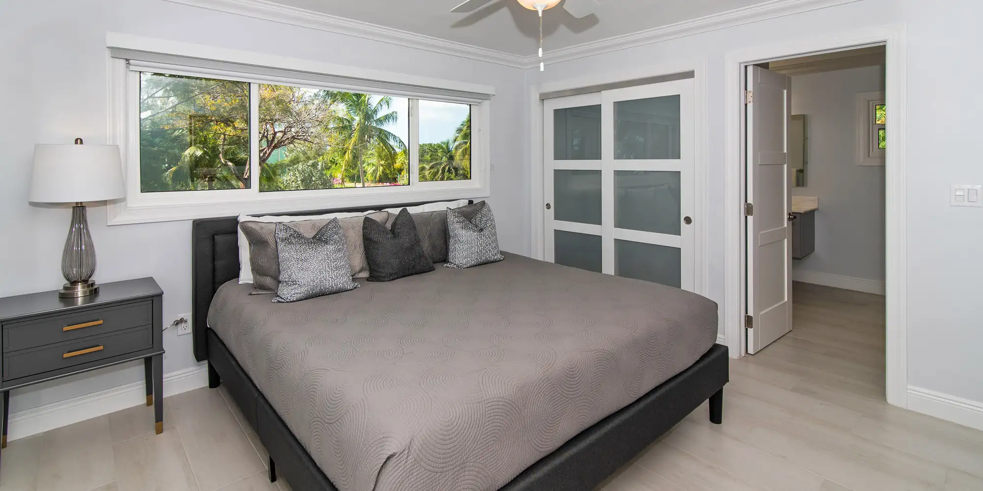Blue Serenity – 4BR Beachfront Villa, South Coast photo 12