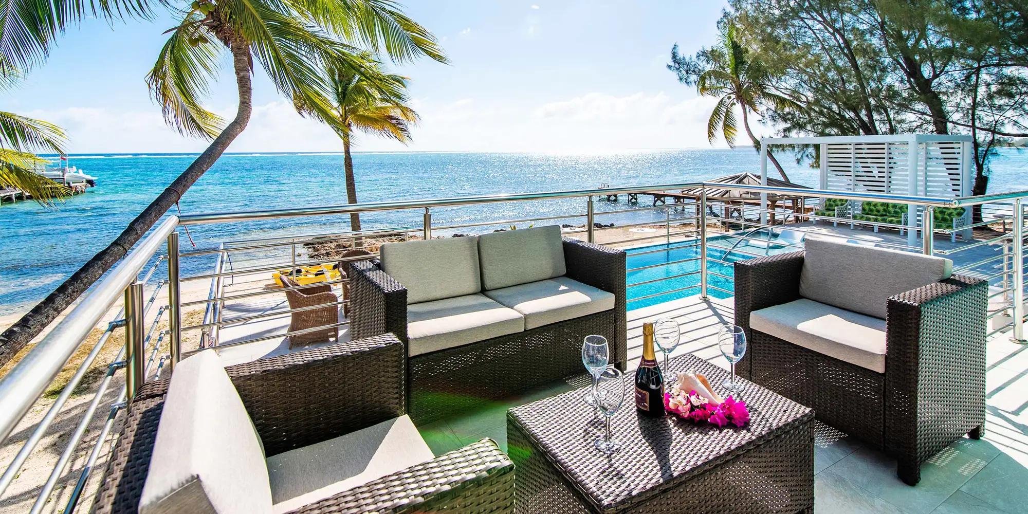Blue Serenity – 4BR Beachfront Villa, South Coast photo 19