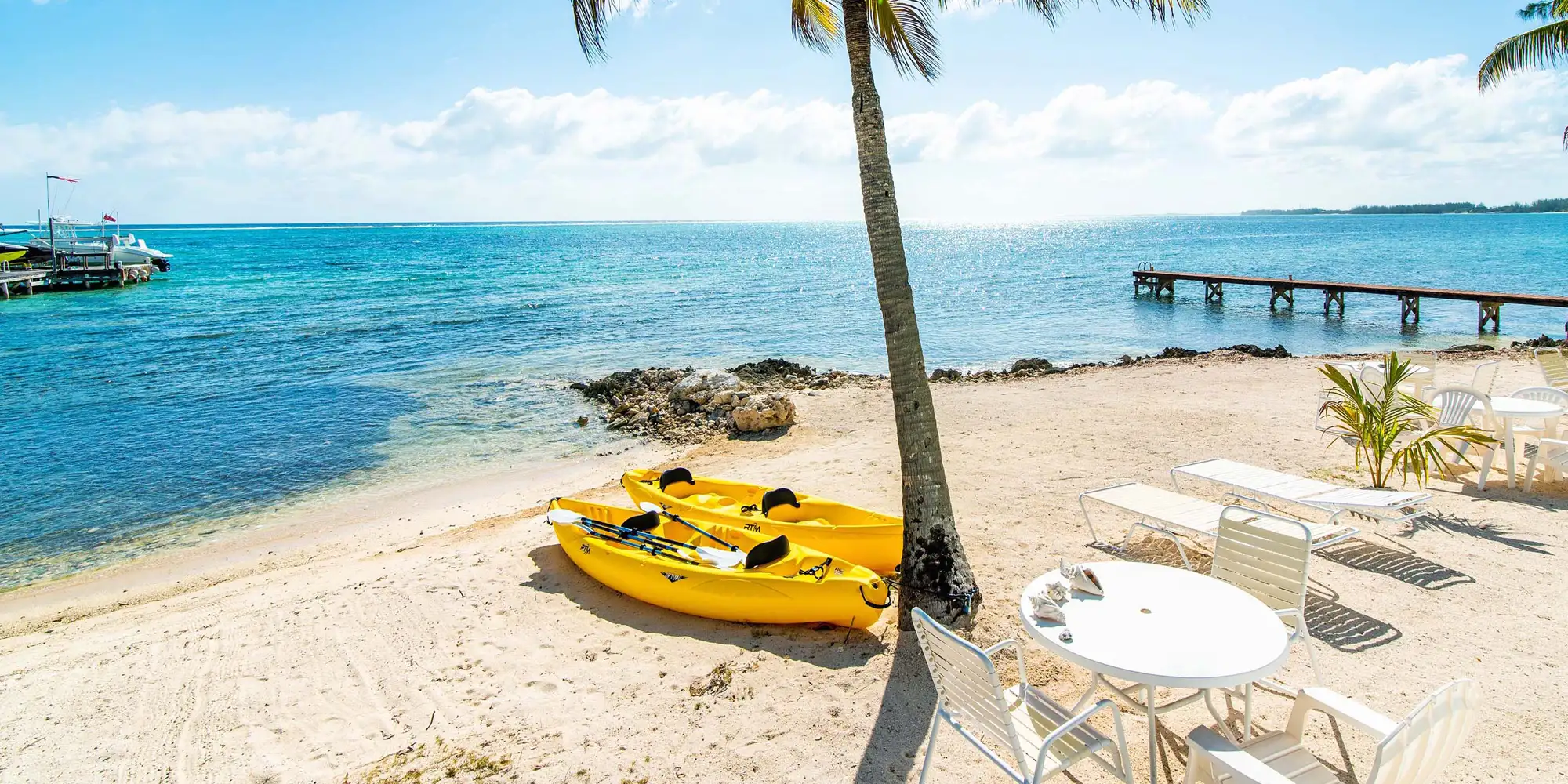 Blue Serenity – 4BR Beachfront Villa, South Coast photo 3