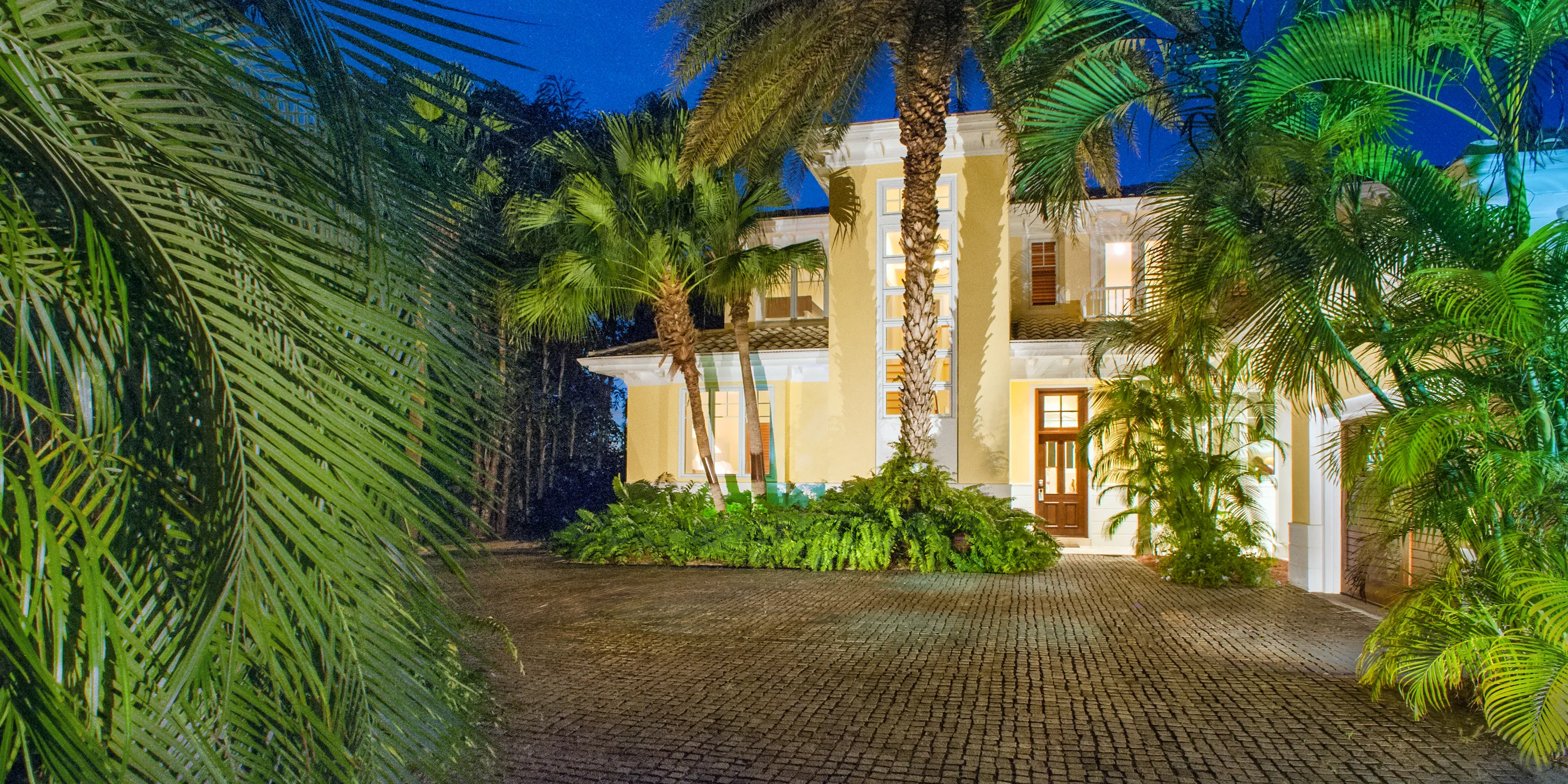 Cos Kai: 5-Bedroom Villa with Private Dock in Cayman Kai photo 2