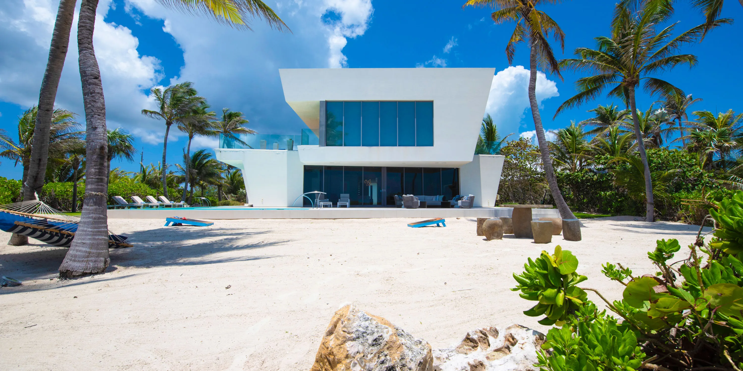 Olympus: 5-Bedroom Oceanfront Villa in Rum Point photo 12