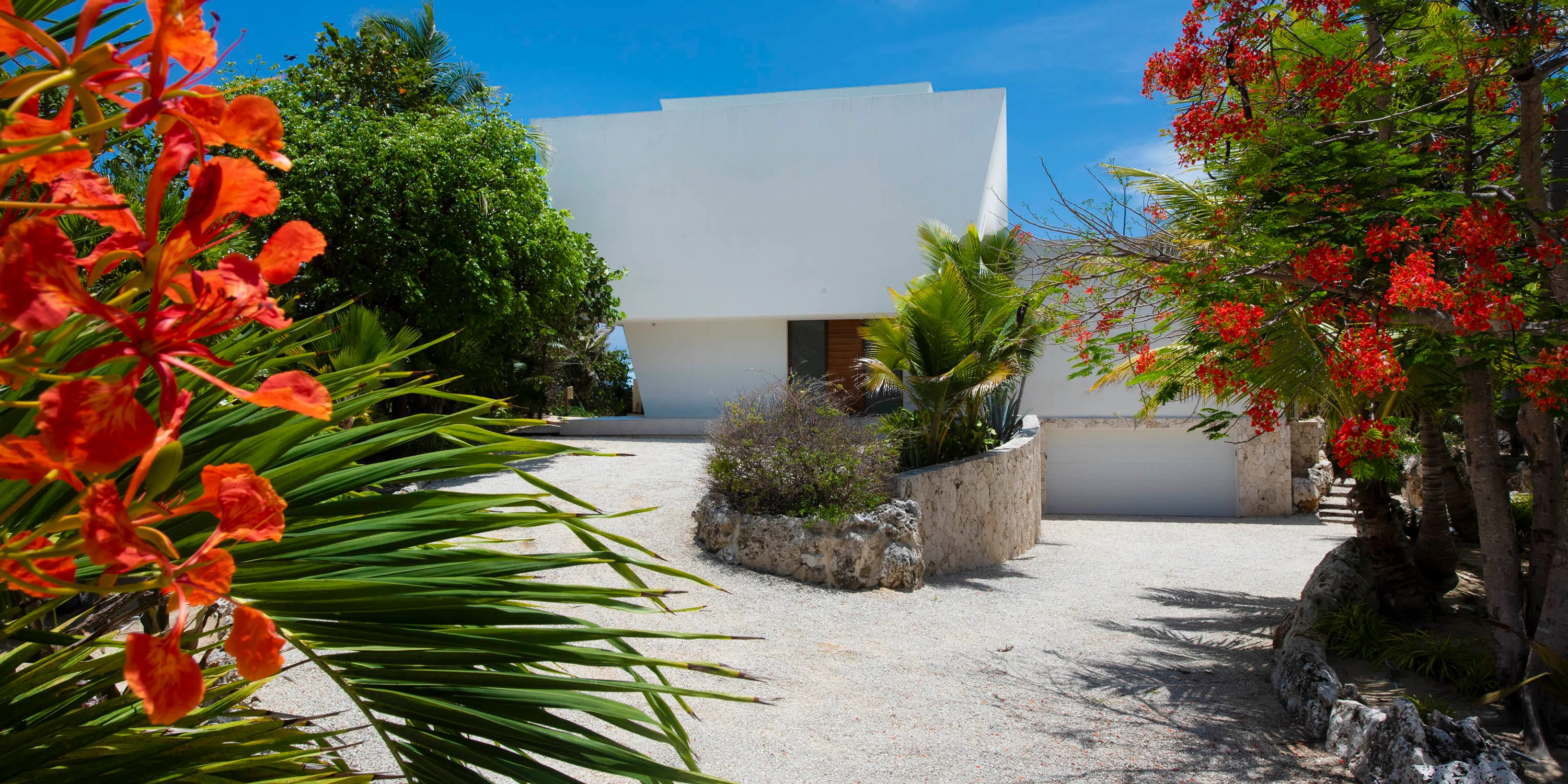 Olympus: 5-Bedroom Oceanfront Villa in Rum Point photo 29