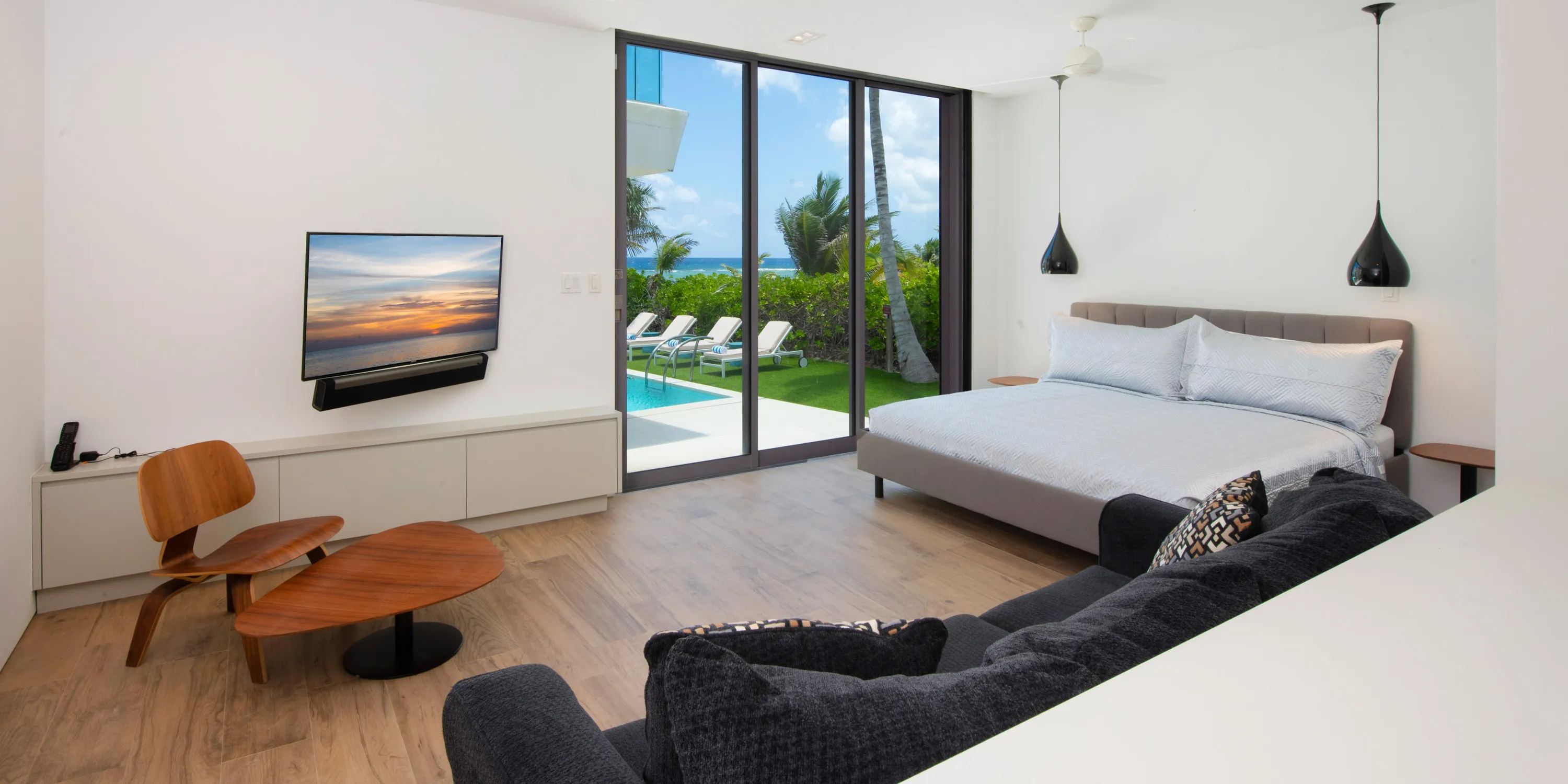 Olympus: 5-Bedroom Oceanfront Villa in Rum Point photo 3