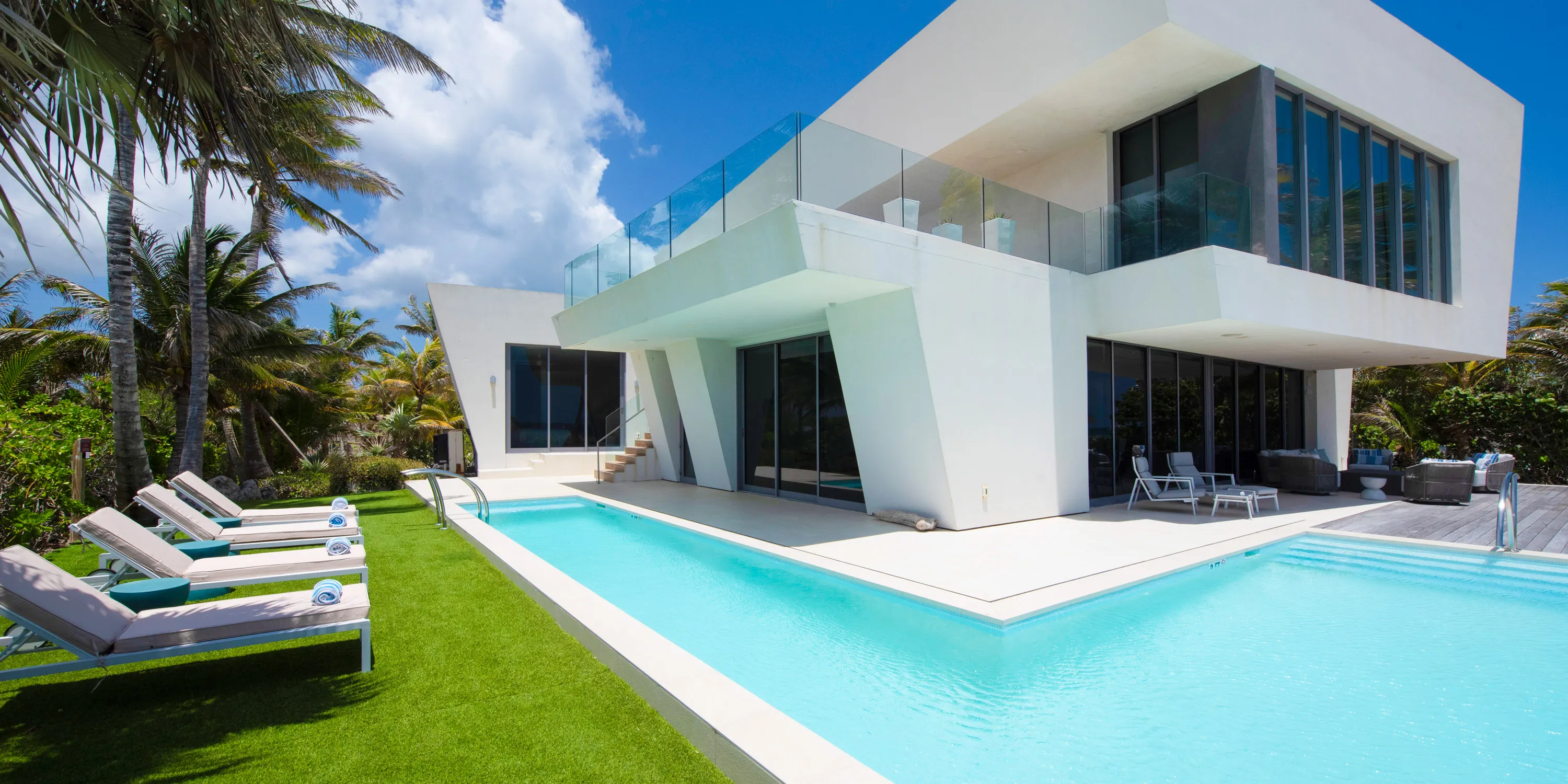 Olympus: 5-Bedroom Oceanfront Villa in Rum Point photo 5