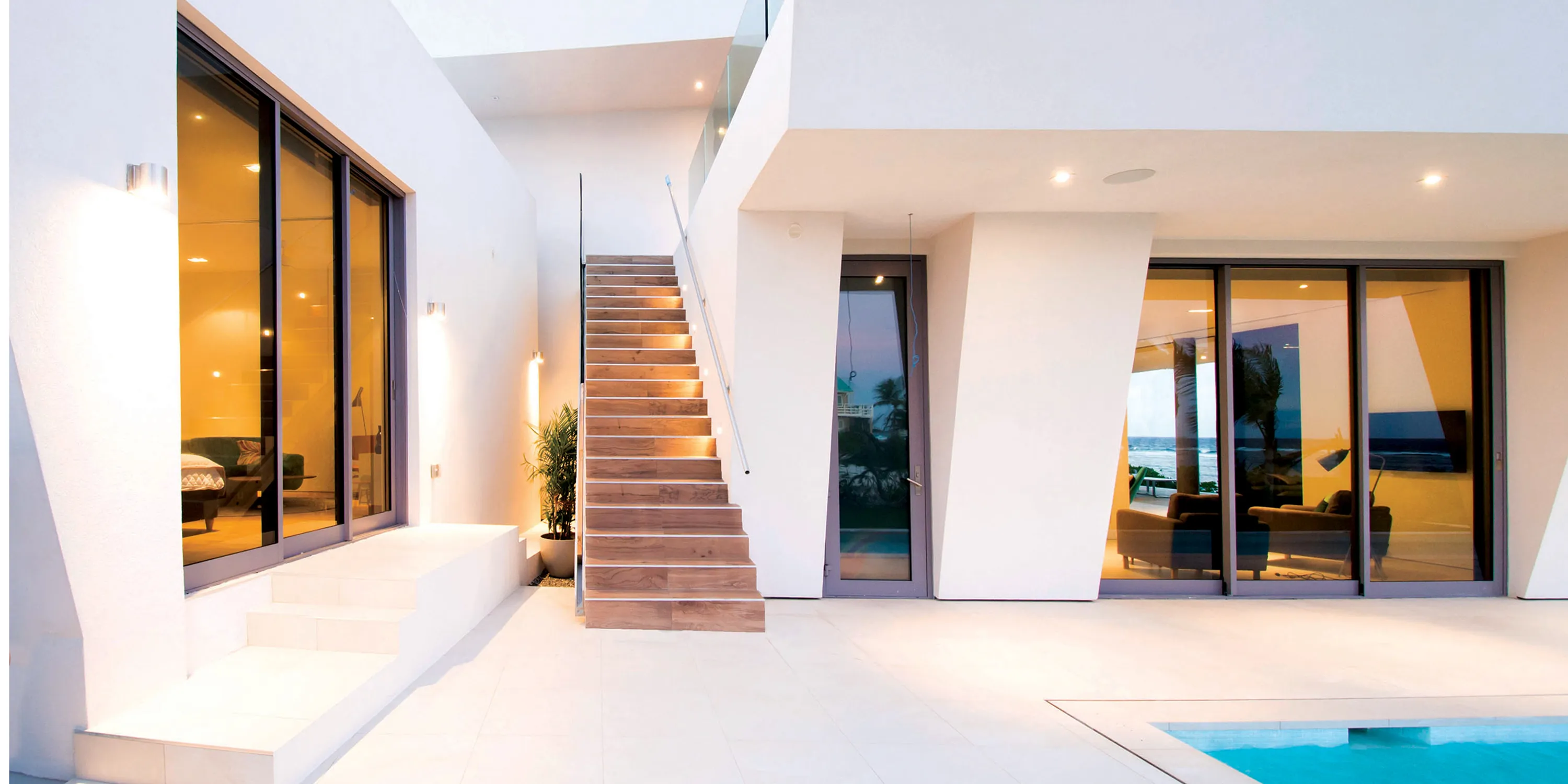 Olympus: 5-Bedroom Oceanfront Villa in Rum Point photo 9