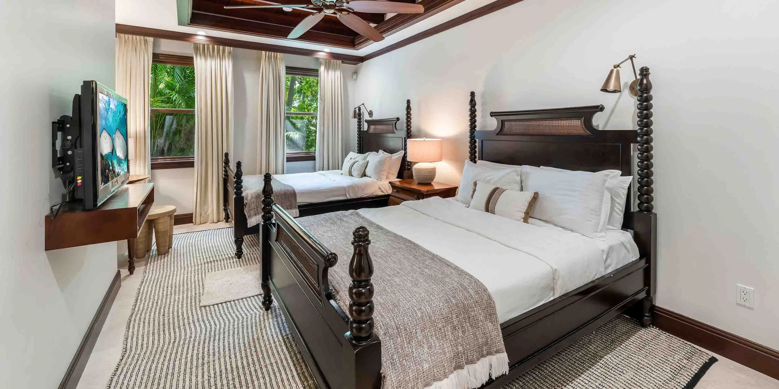 Ritz-Carlton Deckhouse #1: 5-Bedroom Villa on Seven Mile Beach photo 38