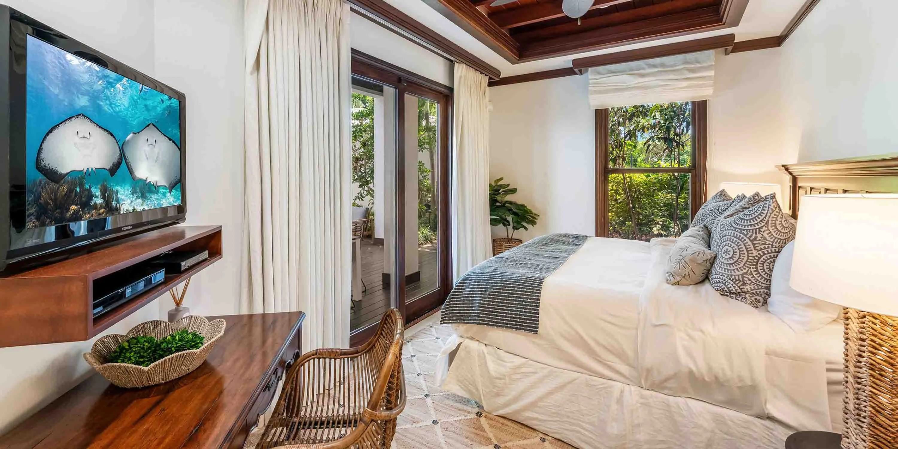 Ritz-Carlton Deckhouse #1: 5-Bedroom Villa on Seven Mile Beach photo 39