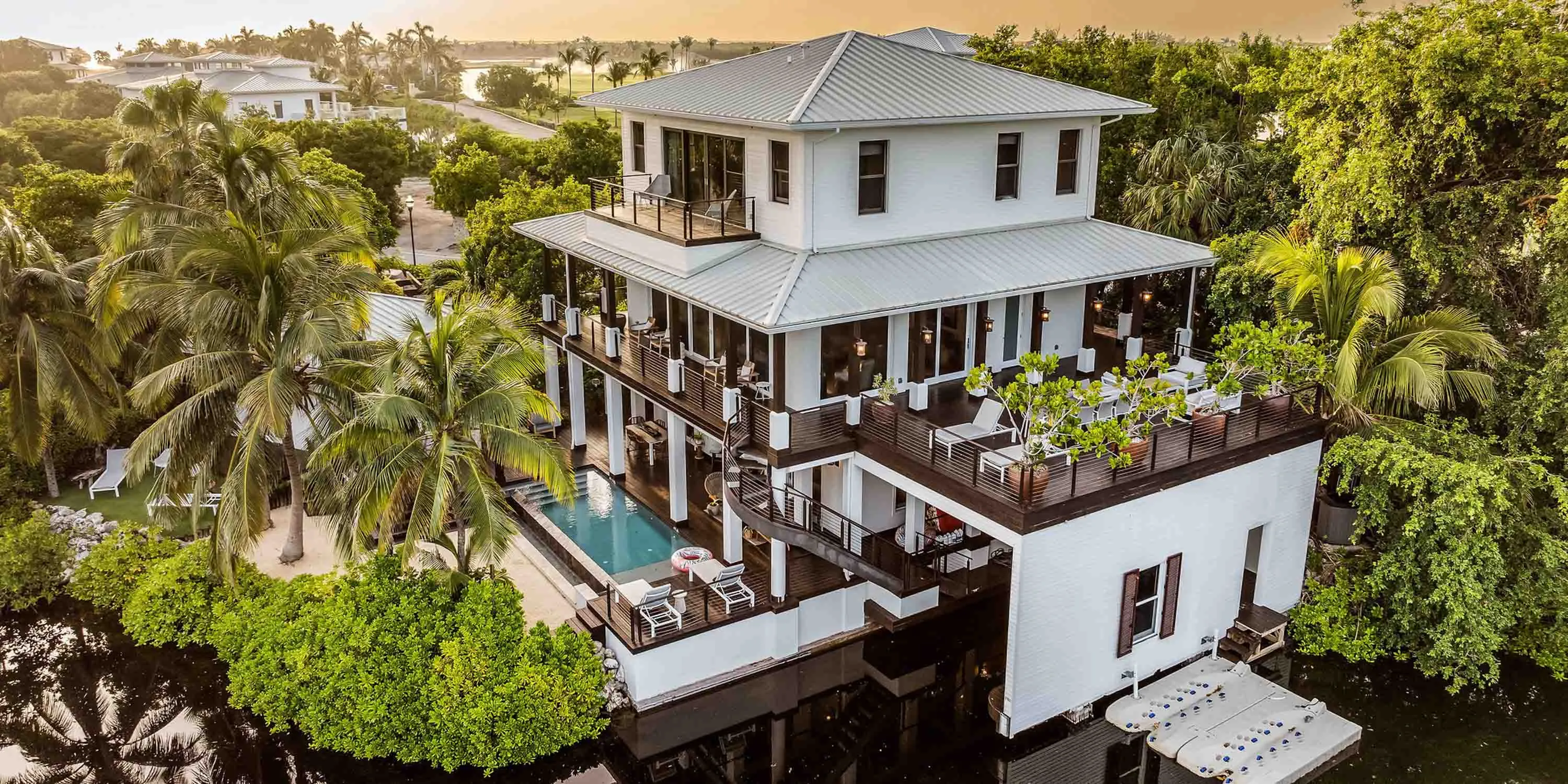Ritz-Carlton Deckhouse #1: 5-Bedroom Villa on Seven Mile Beach photo 4
