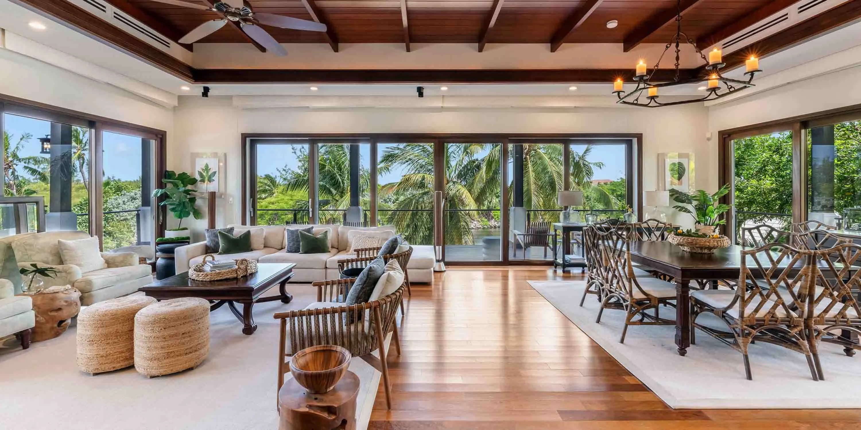 Ritz-Carlton Deckhouse #1: 5-Bedroom Villa on Seven Mile Beach photo 5