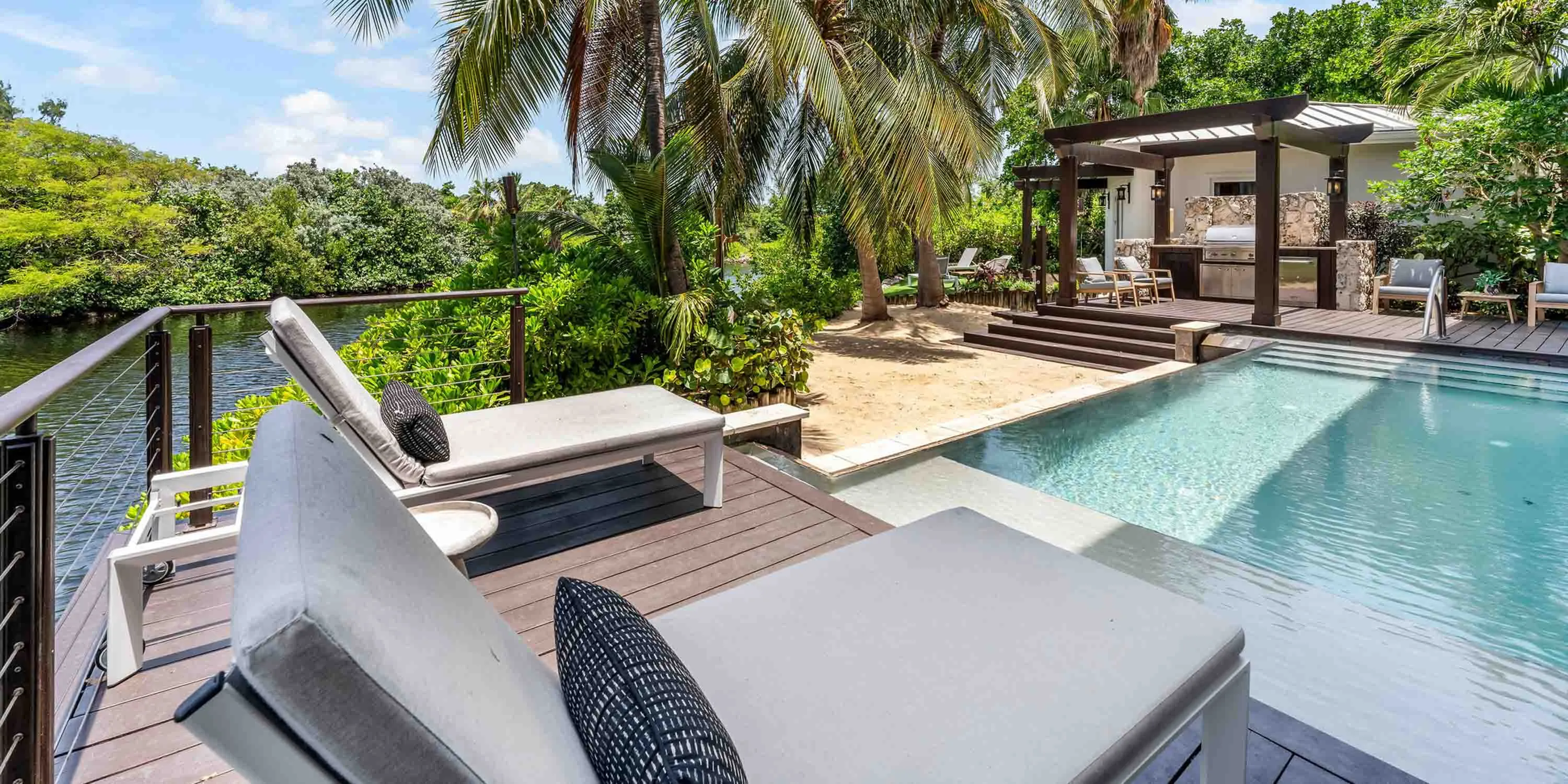 Ritz-Carlton Deckhouse #1: 5-Bedroom Villa on Seven Mile Beach photo 9