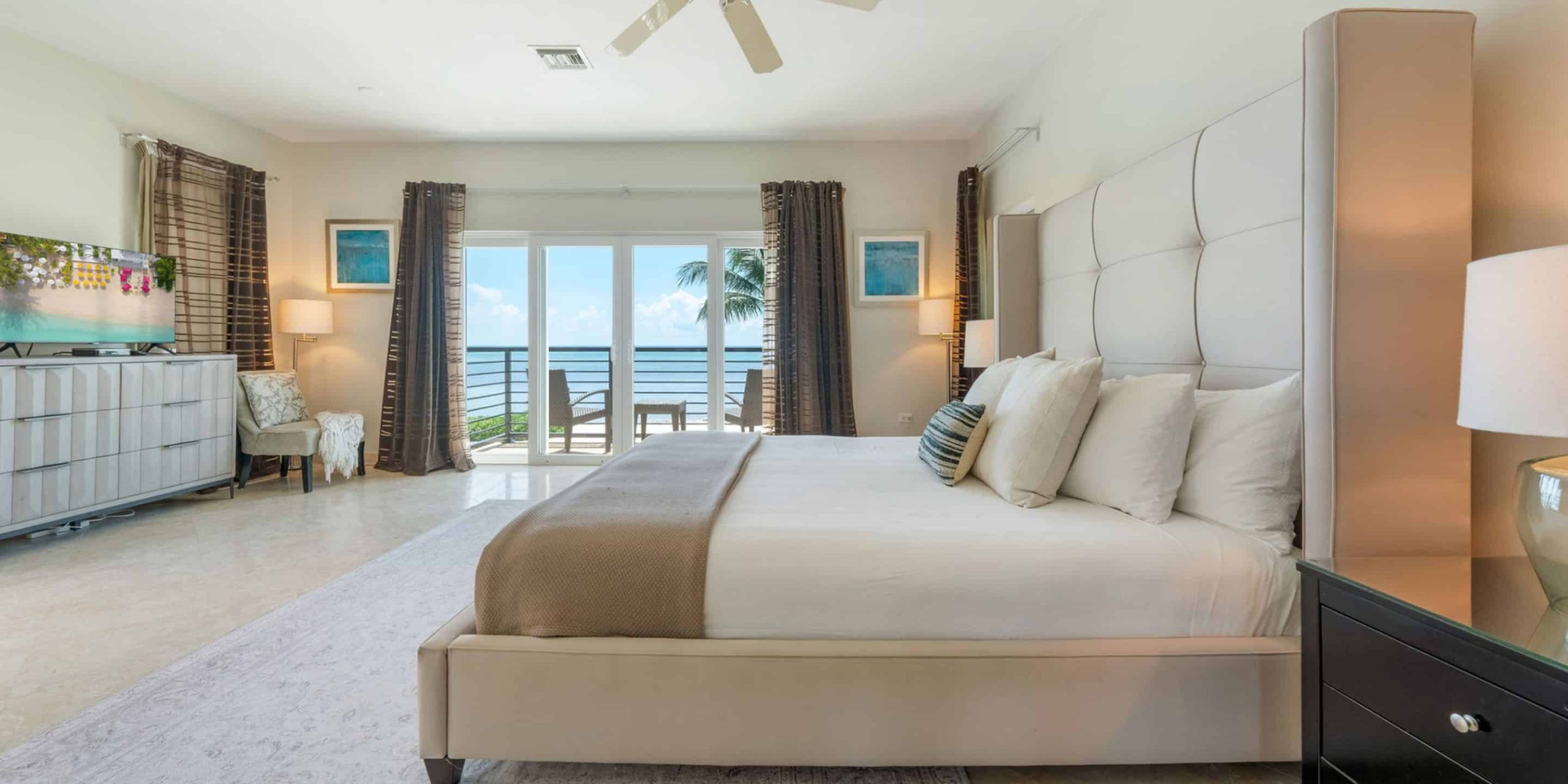 Villa Mora 5BR Oceanfront photo 3